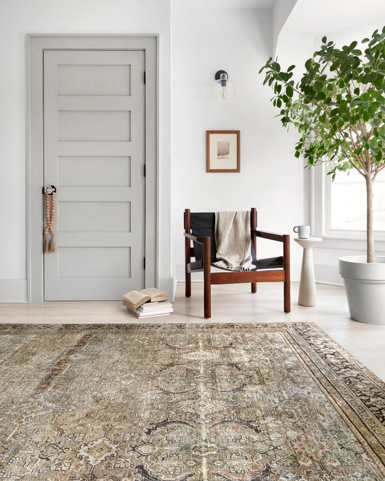 Layla Olive / Charcoal Rug