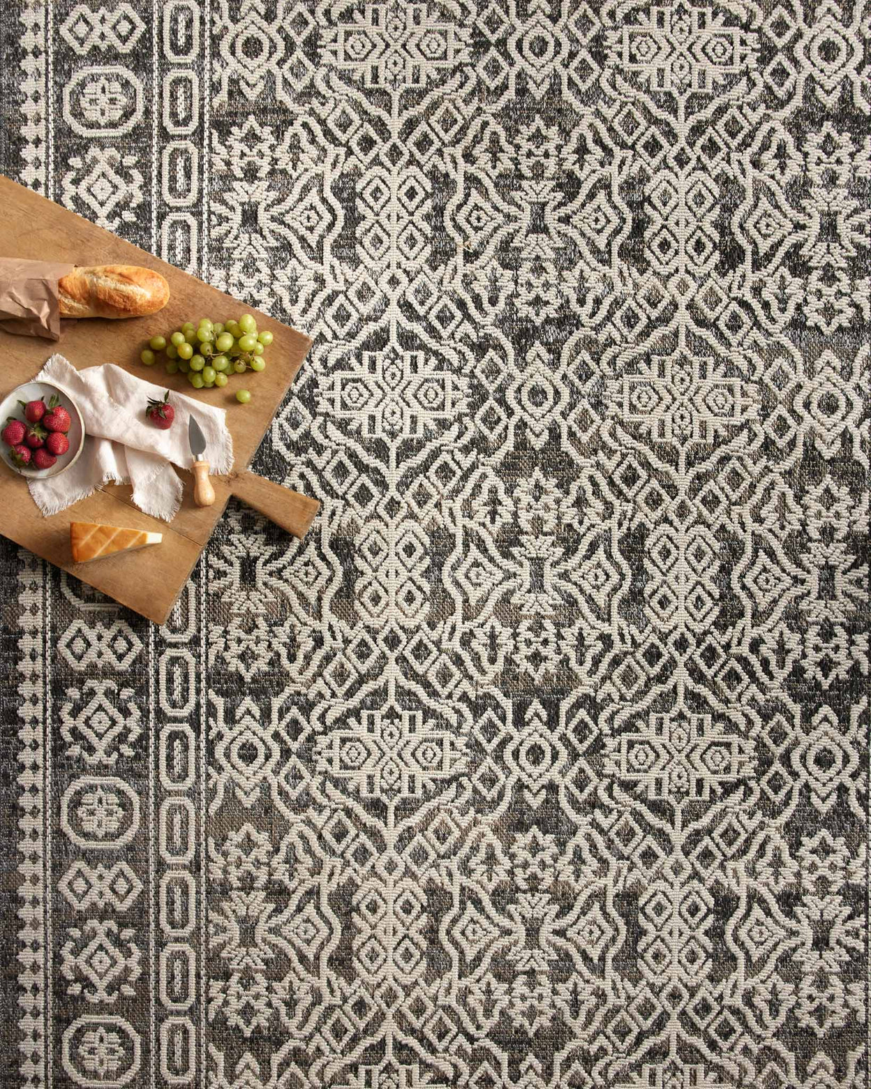 Rainier Pebble / Ivory Rug